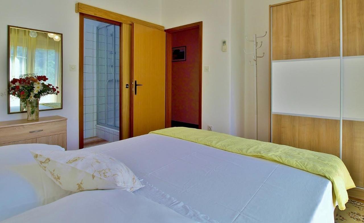 Apartments By The Sea Supetarska Draga - Donja, Rab - 4954 Rum bild